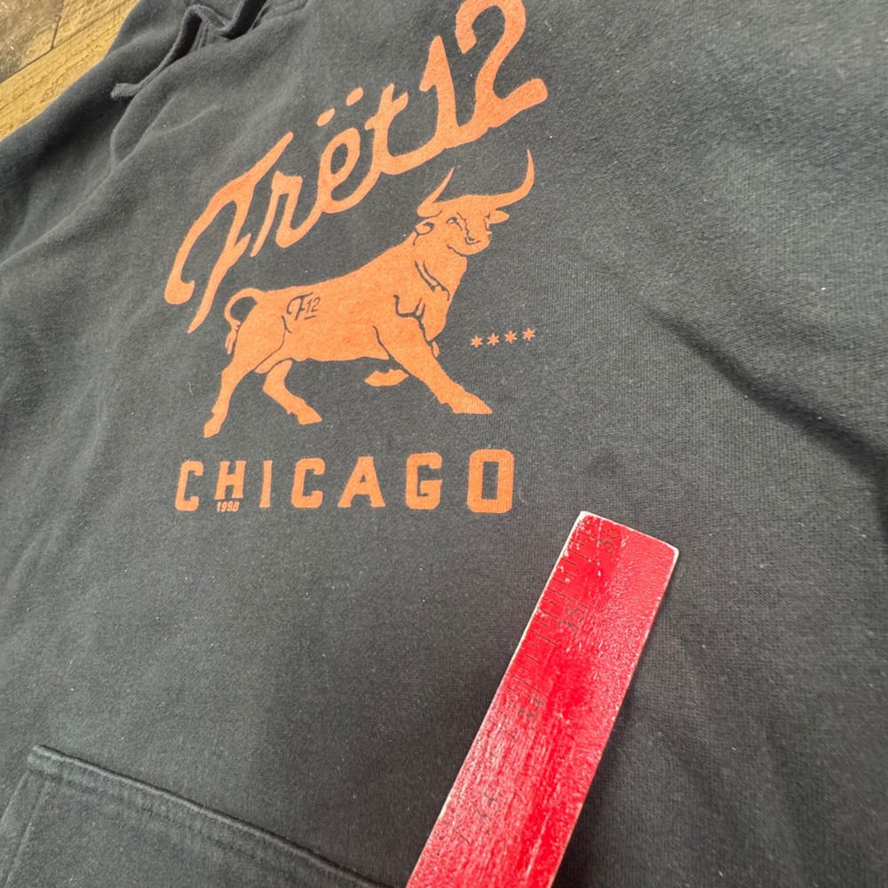 Fret12 Guitar Supply Chicago Bull Graphic Hoodie Sweatshirt XXL Black - Picture 2 of 6